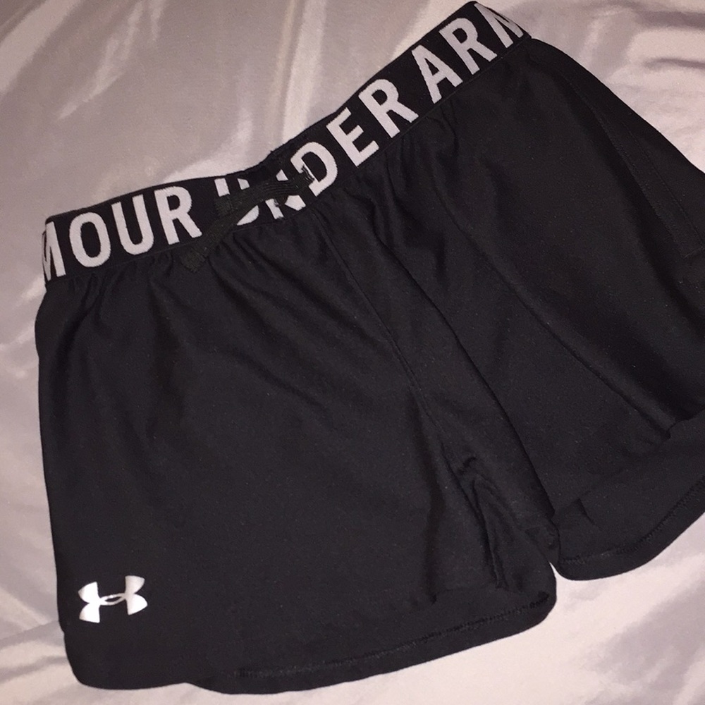 Black Underarmour shorts
